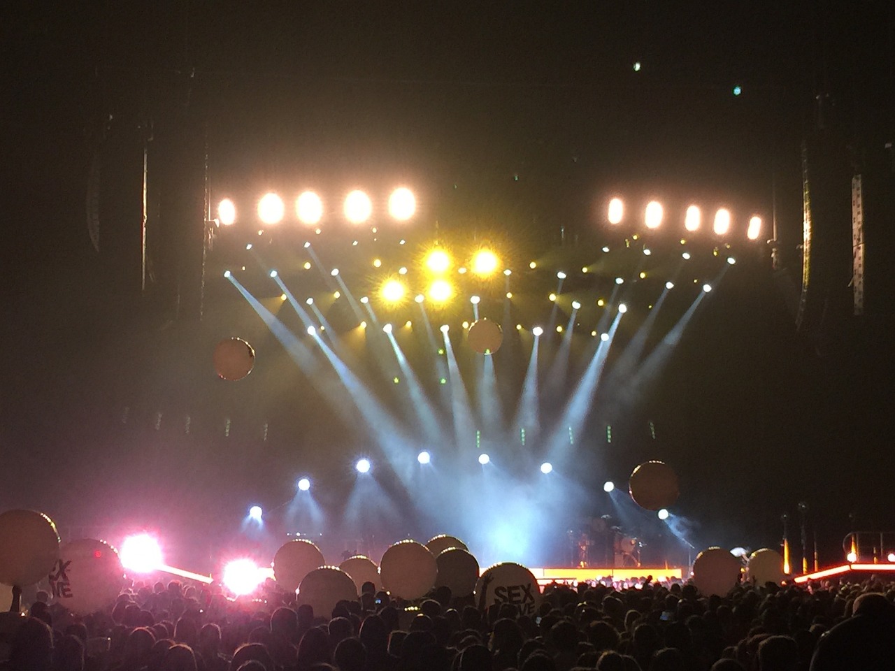 楊麗萍廣場舞風(fēng)潮,最新舞蹈潮流解析 2017版