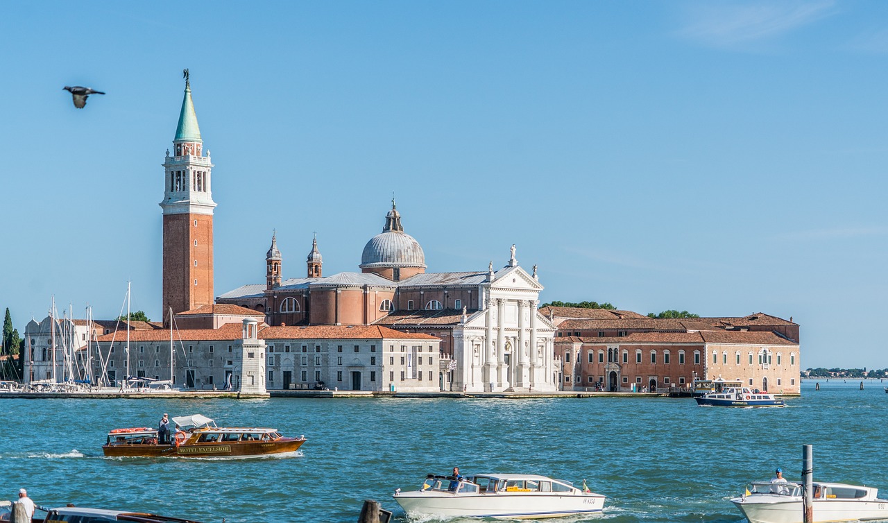 鹿晗婚姻狀況最新消息,結(jié)婚了嗎?揭秘其最新動態(tài)。