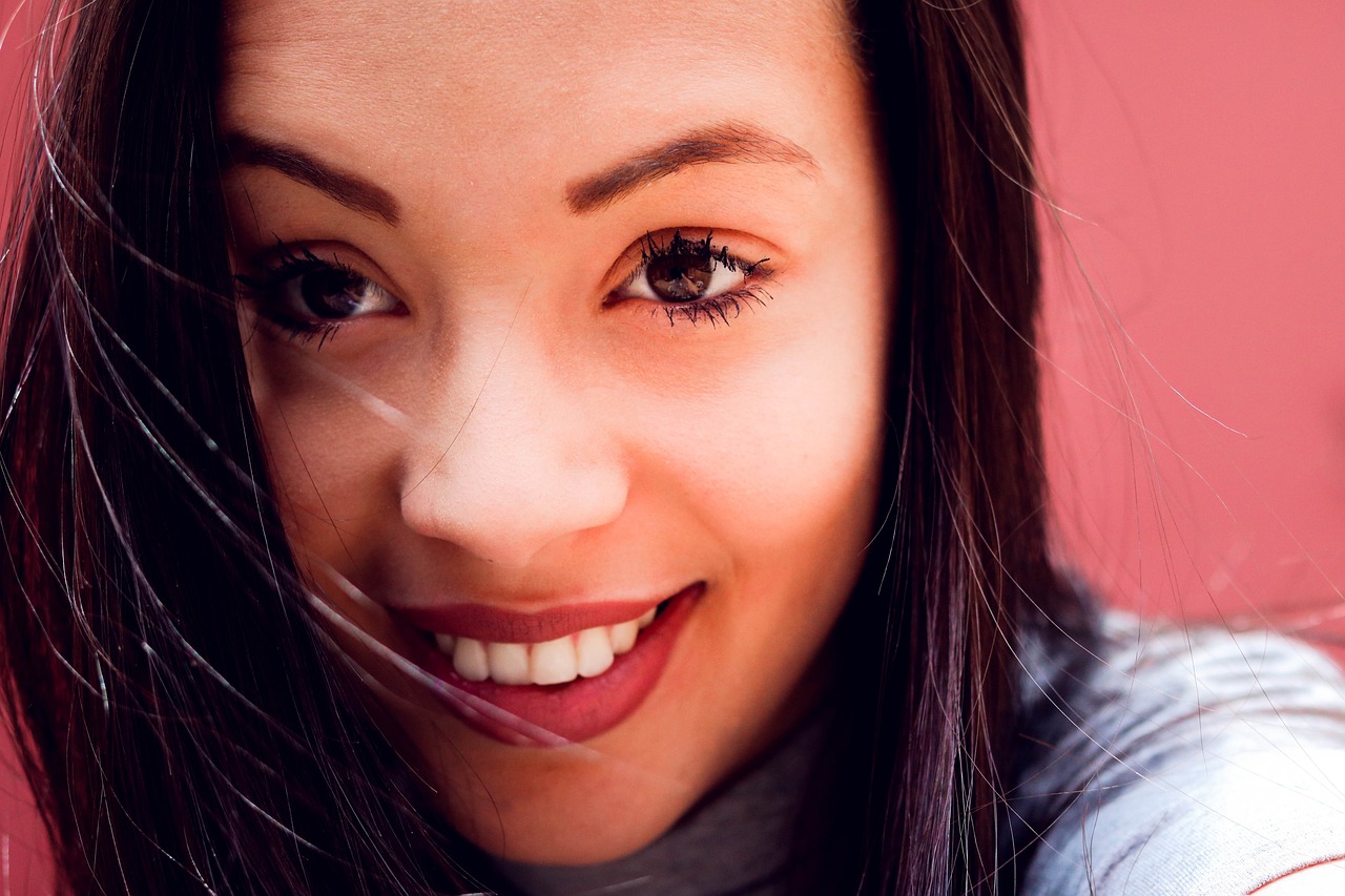 最新長發(fā)女時(shí)尚潮流視頻，美麗展現(xiàn)的魅力風(fēng)采