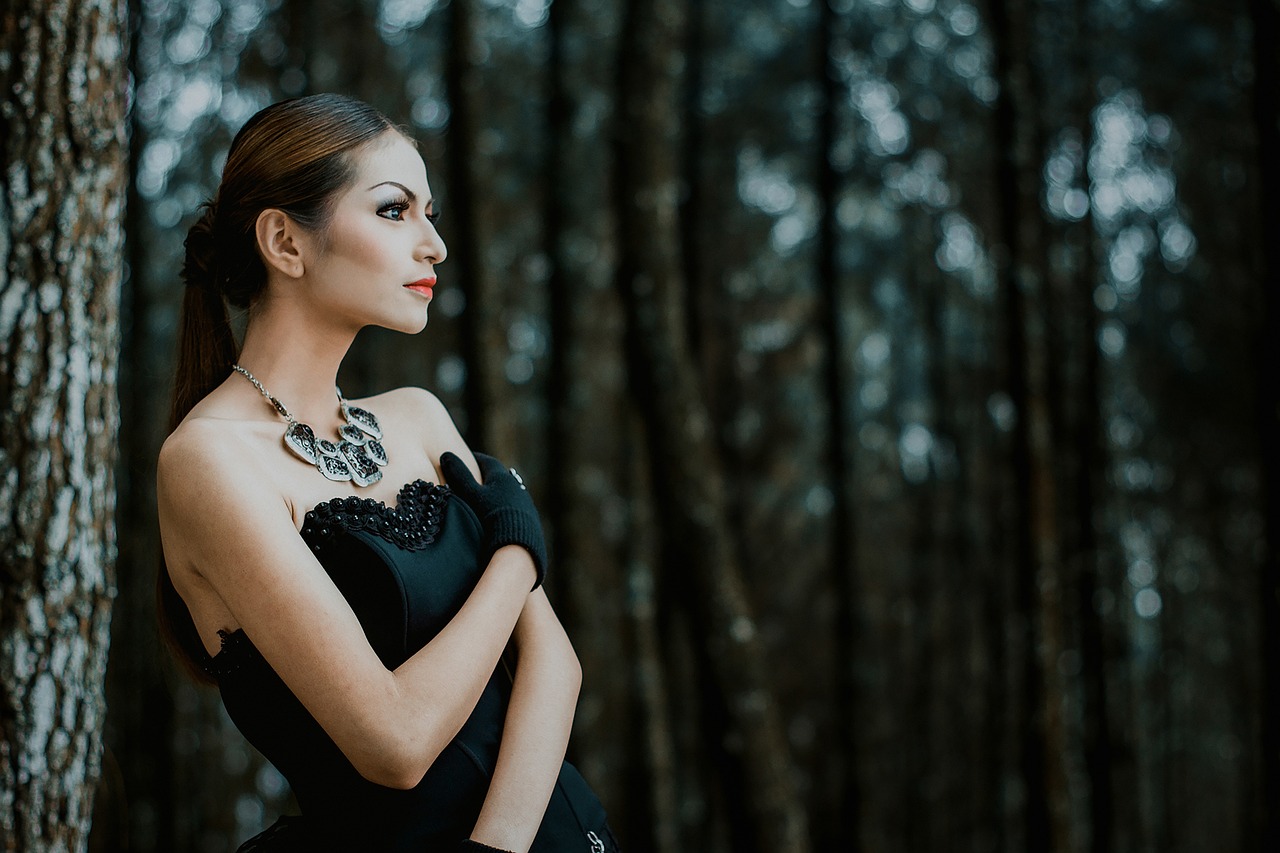 最新長(zhǎng)發(fā)女時(shí)尚潮流視頻,美麗展現(xiàn)的魅力風(fēng)采