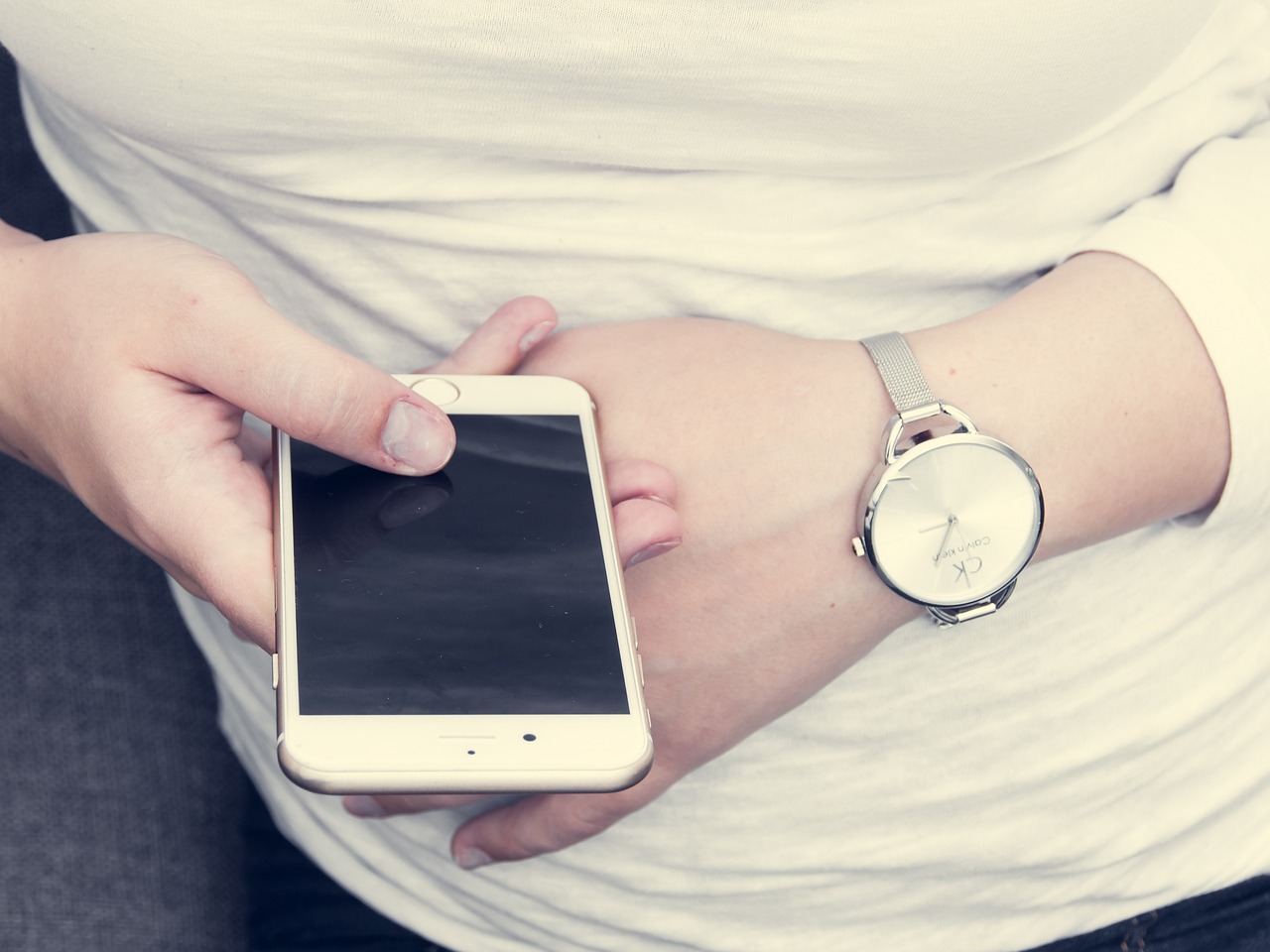 科技與時尚融合,最新手機柜的極致展現