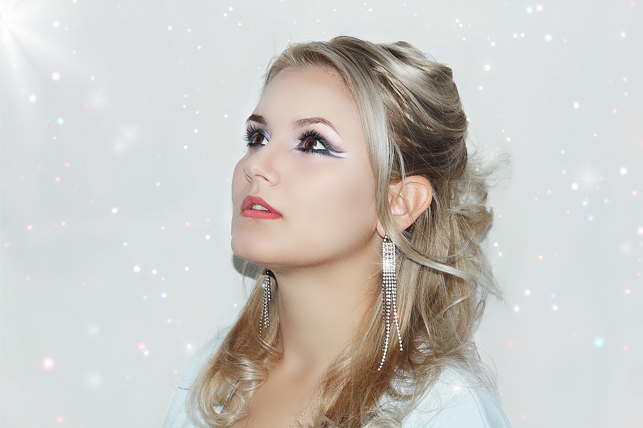 探索時(shí)尚新風(fēng)尚,2017最新女生發(fā)型匯總