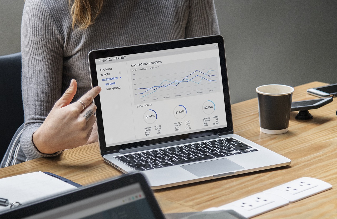 澳門三肖三淮100淮,探索升降數據應用奧秘_流線型設計款式GO9095.1811