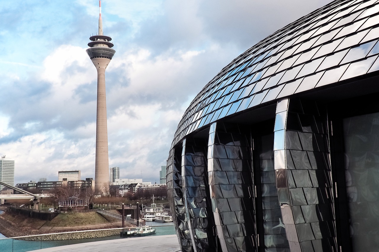 宜賓盛世臨港發(fā)展最新動態(tài),港口經(jīng)濟(jì)繁榮發(fā)展及未來展望