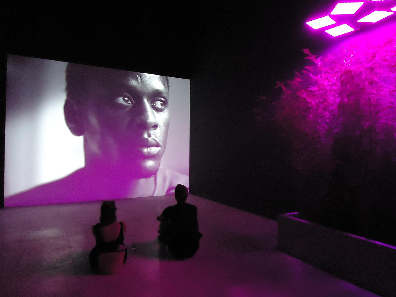 科技與藝術的融合,最新海信電視亮相!