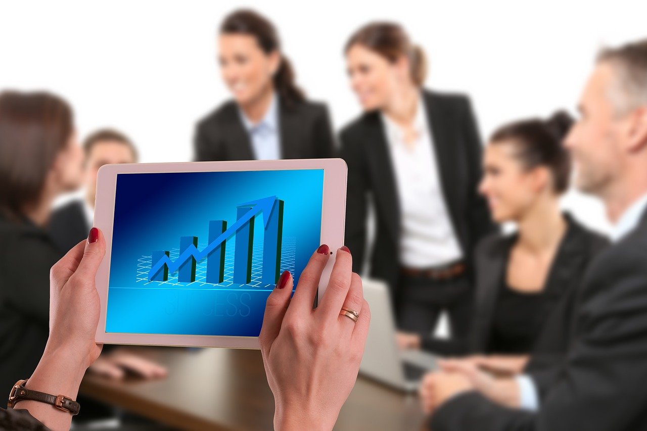 蘭世立商業(yè)巨頭動(dòng)向更新,最新新聞報(bào)道揭秘其新動(dòng)向