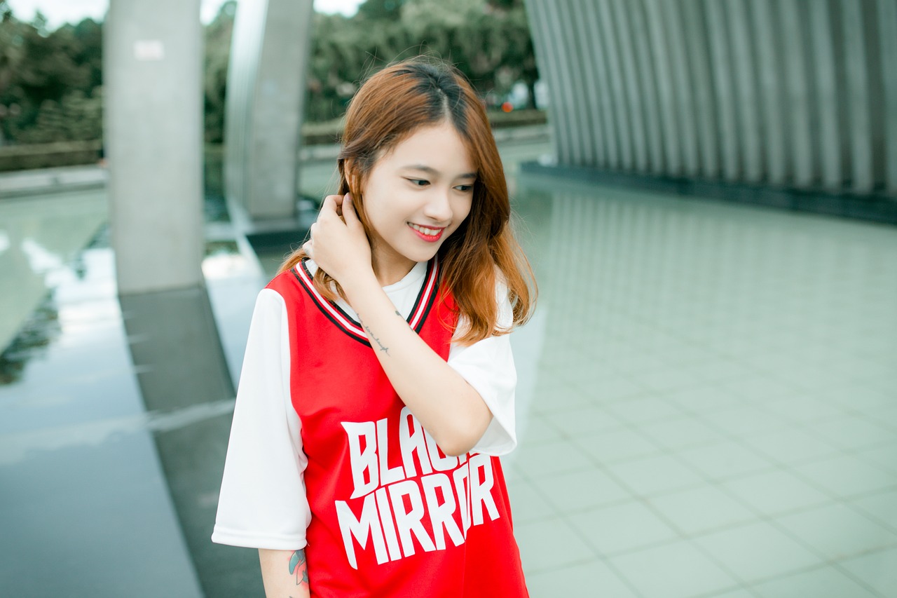 張天愛最新圖片展示多元魅力與時尚風采