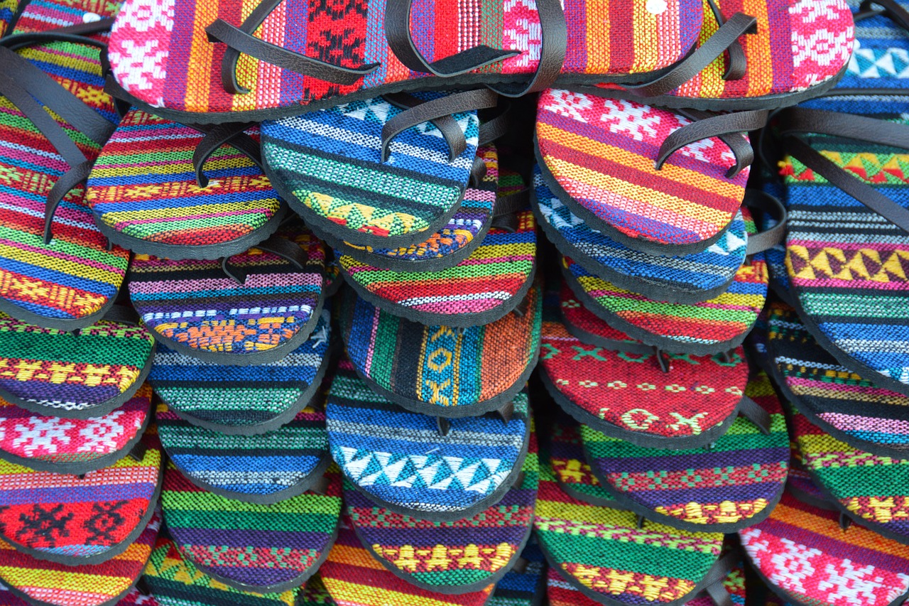 時尚舒適新選擇,最新膠涼鞋亮相!